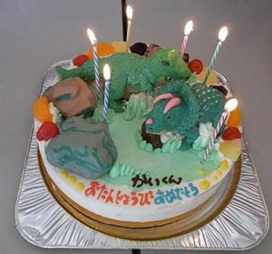ティラノサウルスと トリケラトプスの立体ケーキ♪