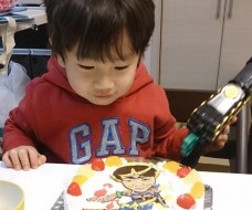 仮面ライダーガイムに変身似顔絵ケーキ