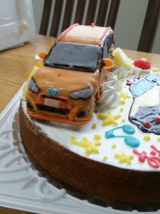 トヨタアクア車立体ケーキ