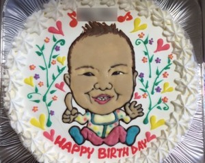 １歳のお誕生祝い、似顔絵ケーキ