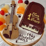 ピアノとバイオリンのケーキ