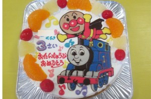 アンパンマンとトーマスイラストケーキ