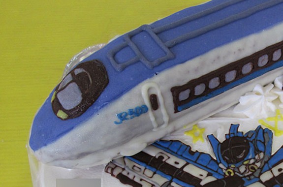 新幹線こだま立体とシンカリオンこだまイラストケーキ ｵﾘｼﾞﾅﾙｹｰｷ おぐに 電車 車 ｷｬﾗｸﾀｰ 似顔絵ｹｰｷ宅配通販