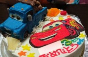 カーズ、マックウィーンとメーターのケーキ