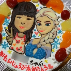 似顔絵とアナと雪の女王エルサのケーキ