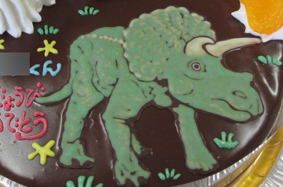 恐竜ティラノサウルスとトリケラトプスのケーキ ｵﾘｼﾞﾅﾙｹｰｷ おぐに 電車 車 ｷｬﾗｸﾀｰ 似顔絵ｹｰｷ宅配通販