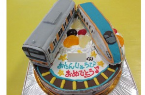北陸新幹線かがやきと東部電車ケーキ