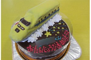 ドクターイエロー電車ケーキ