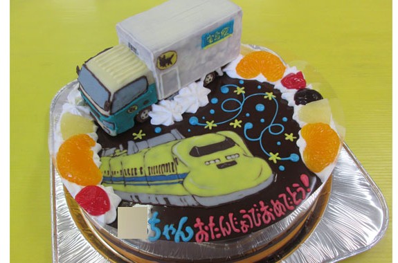 クロネコヤマトトラックとドクターイエローのケーキ ｵﾘｼﾞﾅﾙｹｰｷ おぐに 電車 車 ｷｬﾗｸﾀｰ 似顔絵ｹｰｷ宅配通販