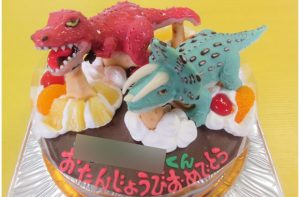 恐竜ケーキ