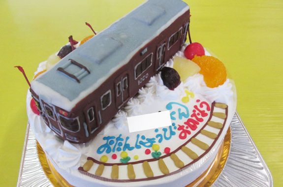 阪急電車立体ケーキ ｵﾘｼﾞﾅﾙｹｰｷ おぐに 電車 車 ｷｬﾗｸﾀｰ 似顔絵ｹｰｷ宅配通販
