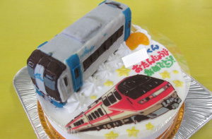 ミュースカイとパノラマスーパー電車ケーキ