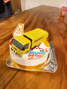ゴミ収集車立体ケーキ