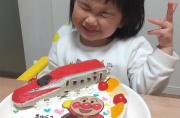 アンパンマンと新幹線こまちのケーキ