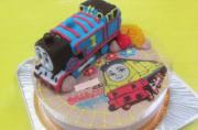 きかんしゃトーマス立体とレベッカケーキ