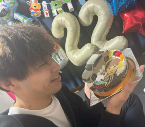 似顔絵とスカイラインV36立体ケーキ
