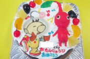 ピクミンゲーム、赤ピクミン（立体）と、オリマー（イラスト）ケーキ