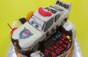 カーズパトカー立体ケーキ