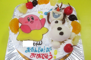 オラフ立体とカービィイラストのケーキ