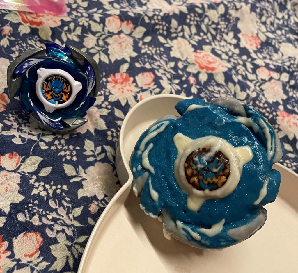 ベイブレード立体ケーキ