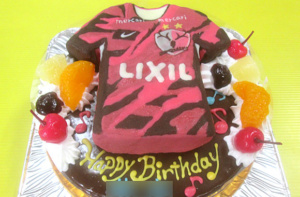 鹿嶋アントラーズユニフォーム立体ケーキ