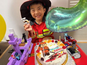 マインクラフトと消防ヘリコプターケーキ