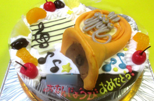 ホルン立体ケーキ