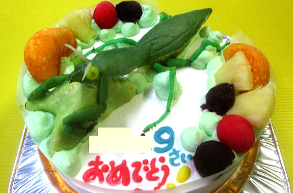 カマキリ立体ケーキ