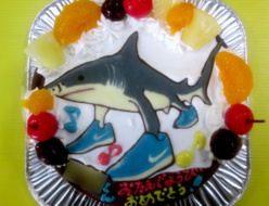 トララレロトララライラストケーキ