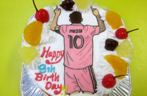 サッカー選手のイラストケーキ