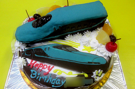 E10系新幹線立体とイラストケーキ