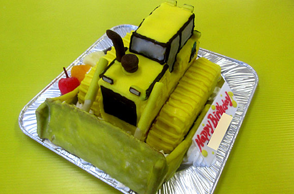 ブルドーザ立体ケーキ