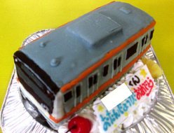 中央線E233系電車立体ケーキ 中央線E233系電車立体ケーキ