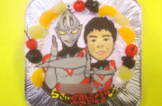 ウルトラマンと似顔絵のケーキ