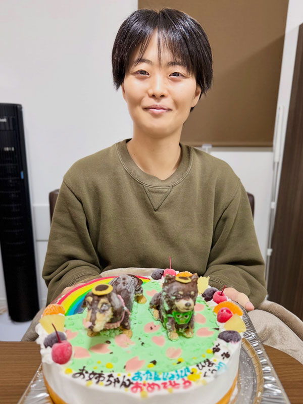 ミニチュアダックスとチワワ2匹の立体のせケーキ