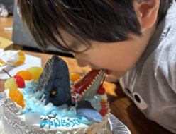 恐竜モササウルス立体ケーキ