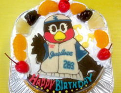 ヤクルトスワローズのつばみちゃんケーキ