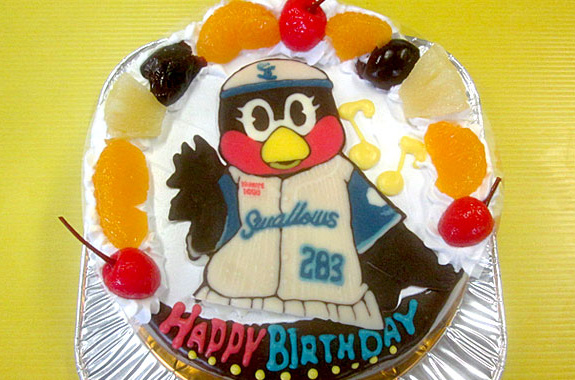 ヤクルトスワローズのつばみちゃんケーキ